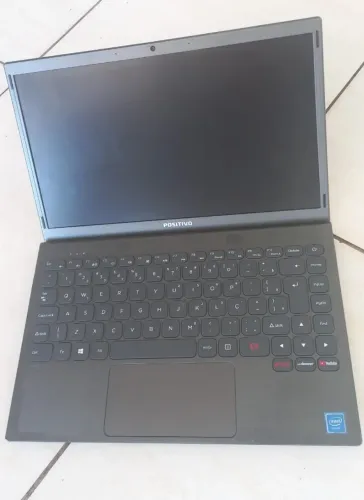 Notebook com defeito, 50 reais tela quebrada, não liga