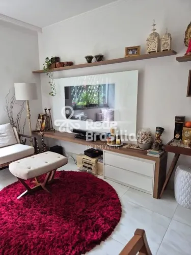 SQS 410- Apartamento semi mobiliado, vazado, com dois quartos, dois banheiros, Asa Sul.