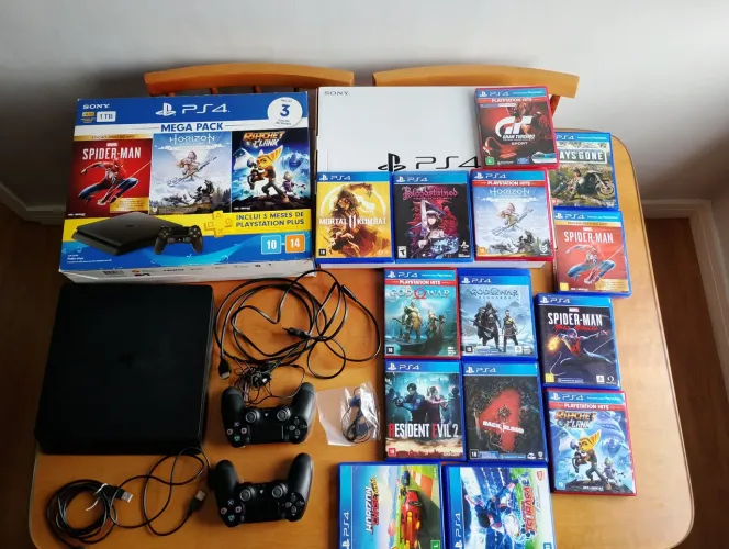 Playstation 4 (Semi Novo)