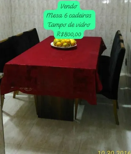 Vendo mesa com 6 cadeiras