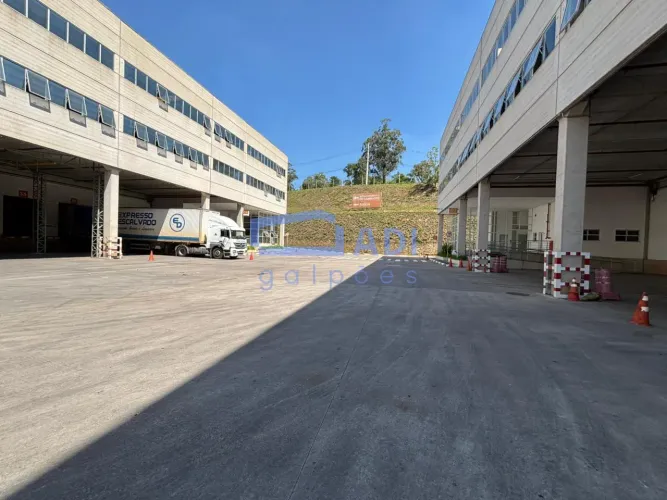Galpão 16598 m² - 32 docas - Castelo Branco  São Roque