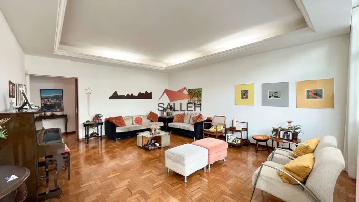 Casa, 7 quartos, 3 suites, 6 vagas
