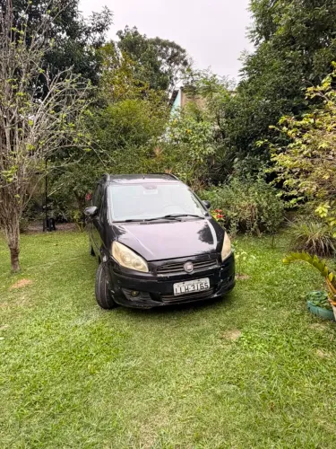 Fiat Idea Attractive 1.4 Fire Flex 8V 5P 2011