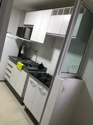 Armário e balcão cozinha