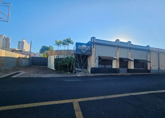 Salão Comercial no Centro de Araraquara-SP - PORTEIRA FECHADA!!!