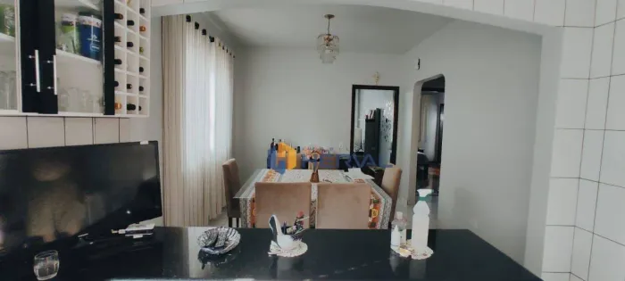 Casa com 3 dormitórios à venda, 200 m² por R$ 650.000,00 - Jardim América - Maringá/PR