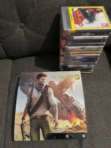 PlayStation 3 com 19 Jogos