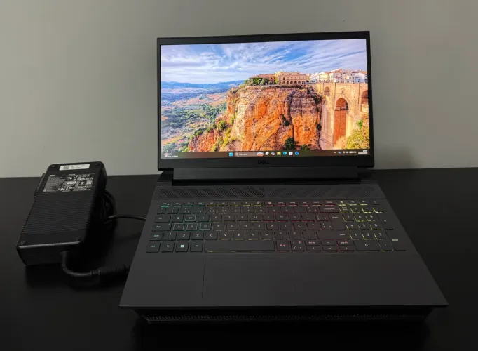 Dell G15 - RTX 4050 - 16GB RAM - 512GB SSD - 165HZ