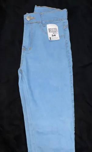 Vende-se, calça nova!