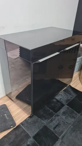 Armário 2 portas mdf revestido no vidro preto
