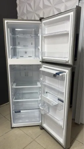 Geladeira em estado nova