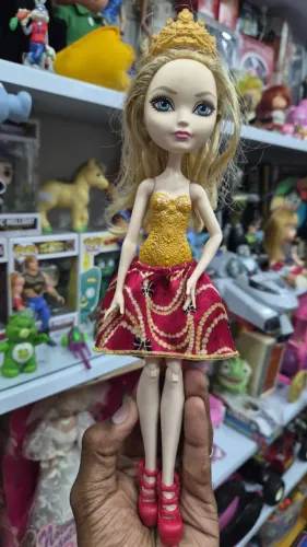 Boneca Ever After High Apple White Mattel