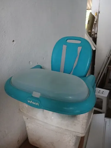 Cadeira de alimentação menino
