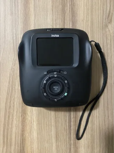 câmera instantânea híbrida fujifilm instax square sq20