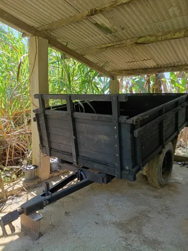 Vendo carroça basculante para trator