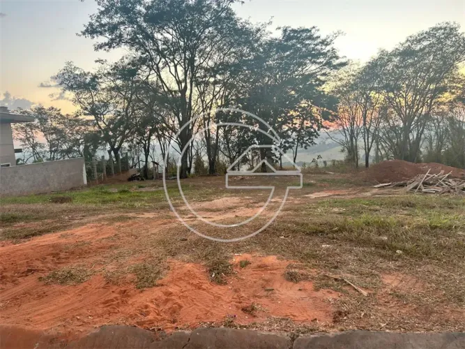 VENDE-SE Terreno NO PORTAL DA SERRA - MARÍLIA/SP