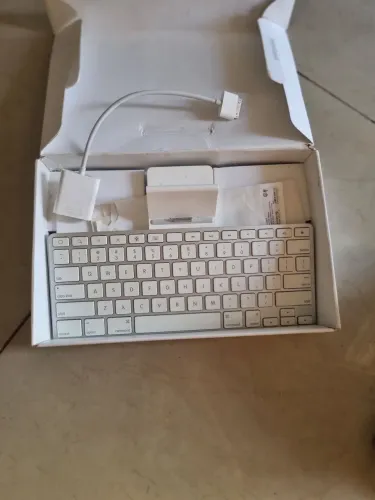 Teclado e cabo