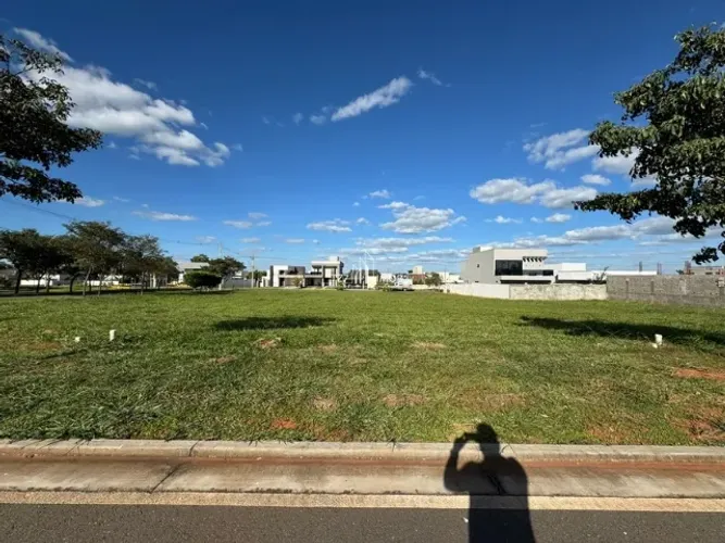 Lote Terras Alpha 1 - Lote com 360,00 m² - Quitado e Registrado R$ 190.000,00 Qd -J1
