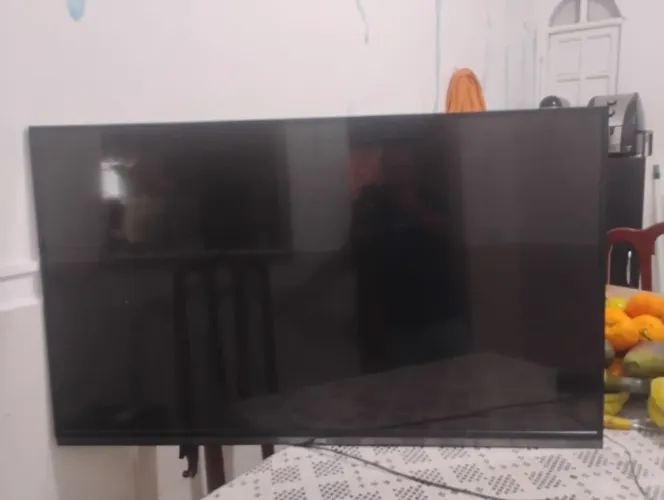 Tv led 50 polegadas com listras