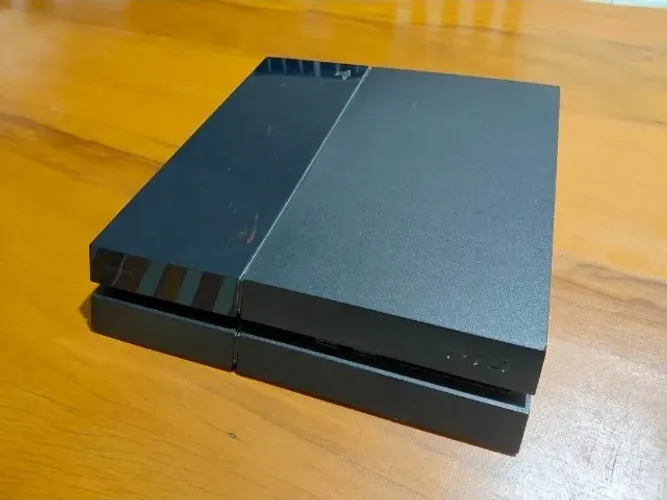 PS4 FAT, 500GB, 2 CONTROLES, CABO HDMI, CABO DE ALIMENTAÇÃO. FAVOR CONFERIR A DESCRIÇÃO!!