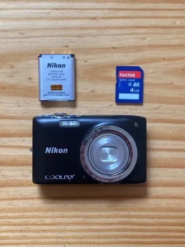 CÂMERA DIGITAL NIKON COOLPIX S2700 PRETA PERFEITA!