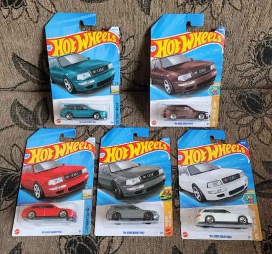 Coleção 5 minis Audi RS2 Hot Wheels.
