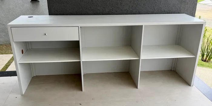 Vendo balcão comercial cinza com gaveta
