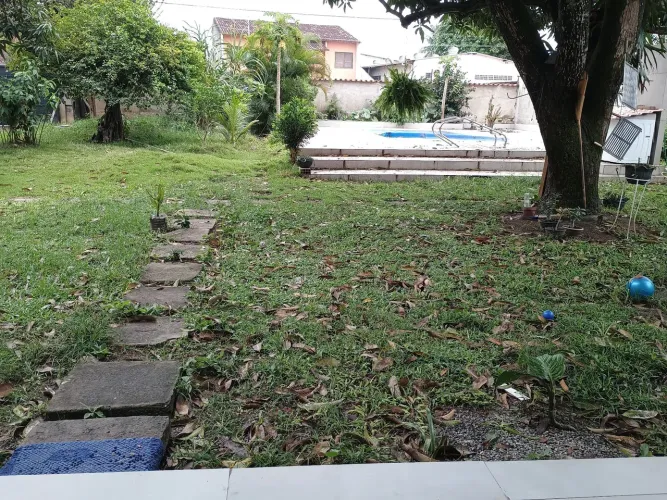 Vendo 2 casas - próximo a praia