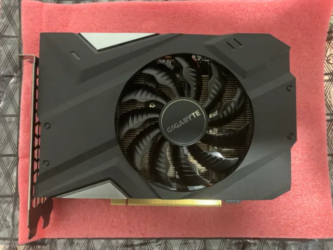 gtx 1650 gigabyte 4gb com defeito