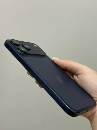 iPhone 17 Pro Max 256 GB Azul Bateria 93% - Muito Conservado