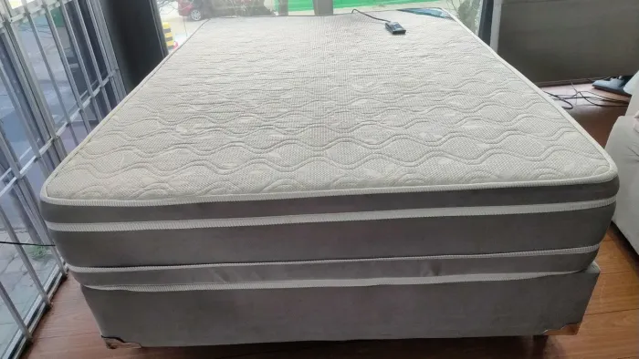 Cama de casal Com Sistema de massagem