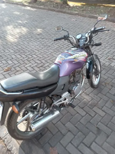 VENDO OU TROCO EM OUTRA MOTO ESTA HONDA 200 CILINDRADAS