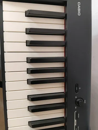 PIANO DIGITAL CDP-S100 88TECLAS,COM SUPORTE,ESTANTE,FONTE BIVOLT E PEDAL