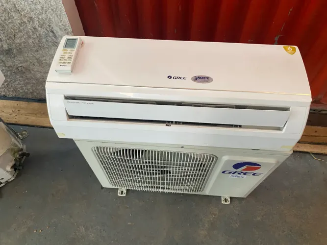 Vendo ar-condicionado inverter de 9.000 btus já incluso a instalação 