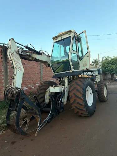 2003 VALTRA  1280 CARREGADEIRA