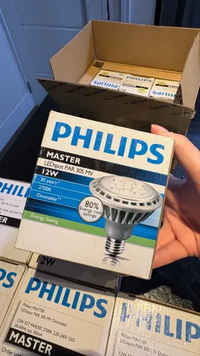 Lâmpada LED refletora Philips MASTER LEDspot PAR 30S.