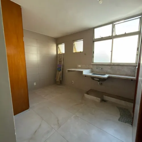 Apartamento 1 por andar 100% reformado 3200.000