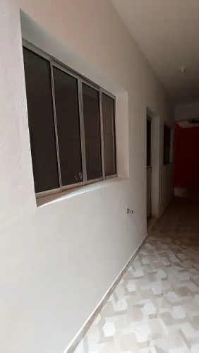 Alugo Casa Zona Leste para 2 moradores