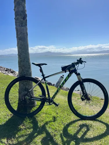 VENDO OU TROCO Bicicleta Scott scale 950