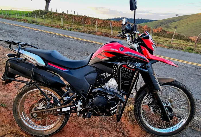 XTZ Lander 250cc Yamaha 2024 vermelha Blueflex.