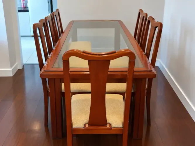 Mesa de Jantar em Madeira com Vidro + 6 Cadeiras