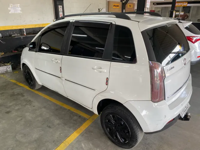 Fiat Idea Essence 1.6 Flex 16V 5P 2011