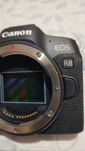Câmera Canon EOS R8 RF