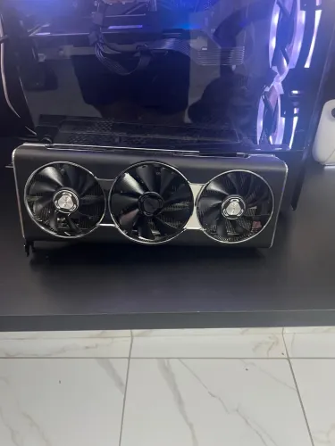 Troco RX 5700 XT XFX 8GB - Excelente Estado de Conservação