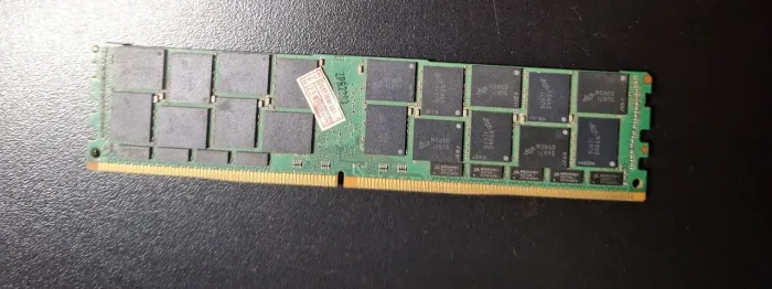 Memória RAM: 32GB MTA72ASS4G72LZ-2G1A1HG | 4Rx4 PC4-2133P-LE0-10- LRDIMM ECC