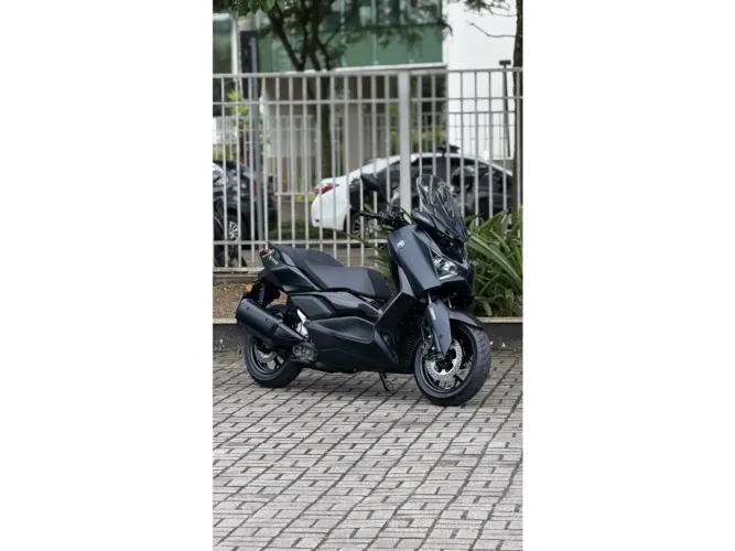 Yamaha Xmax 250 connected abs 2025