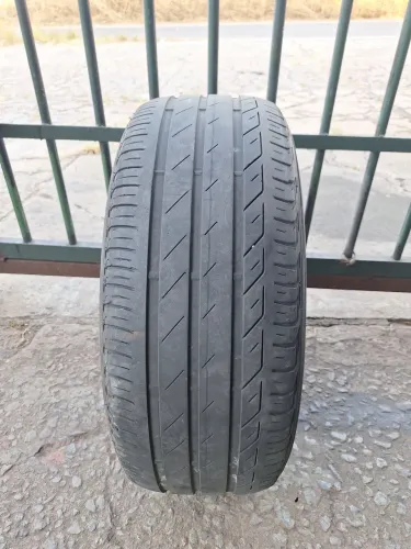 Pneu 215 50 17 Bridgestone (meia-vida)