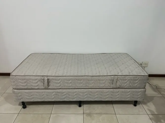 VENDO CAMA BOX DE SOLTEIRO SERTA