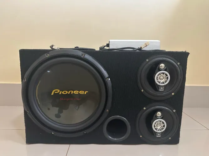 Som interno sub PIONEER 12? + JBL 6? + módulo TARAMPS