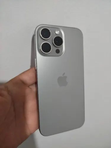 iPhone 16 Pro Max 256Gb em estado de NOVO